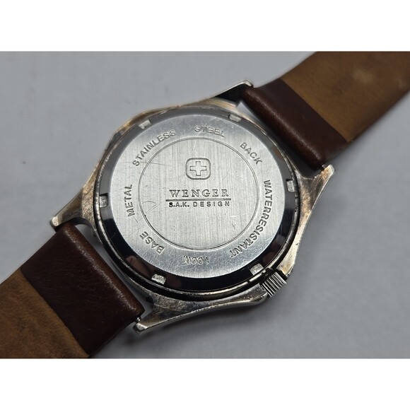 Wenger SAK Design Swiss Army Field Watch Quartz Date 100M White Dial New Battery - Picture 13 of 15